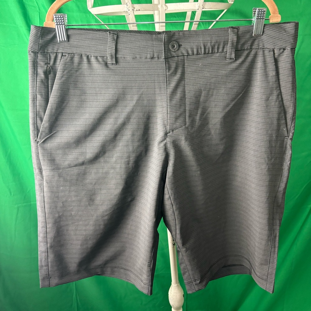 Men’s‎ Hang Ten board/ casual  shorts EUC new worn sz 38
